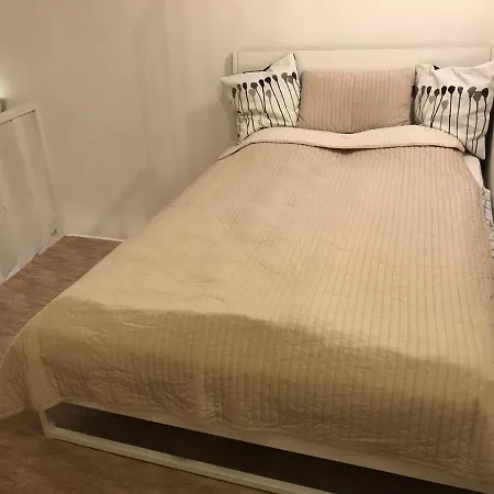 레바이 6 아파트먼트 *